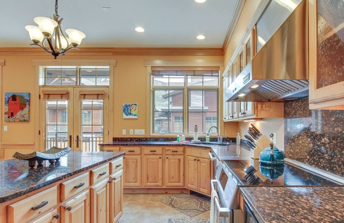 Big Sky Meadow Village Apartment | Lovely Big Sky Getaway Near Skiing & Golf!