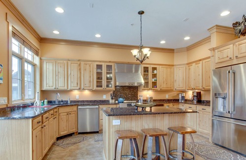 Big Sky Meadow Village Apartment | Lovely Big Sky Getaway Near Skiing & Golf!