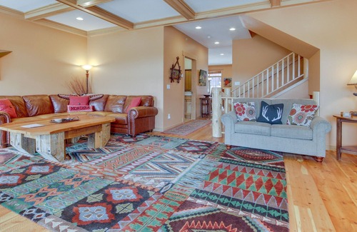 Big Sky Meadow Village Apartment | Lovely Big Sky Getaway Near Skiing & Golf!