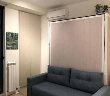Savski Venac Apartment | Lovely BW Metropolitan studio
