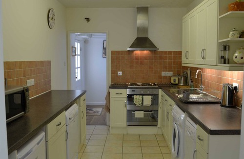Newquay Cottage | Lovely cottage in tranquil setting close to beaches and Cubert Common