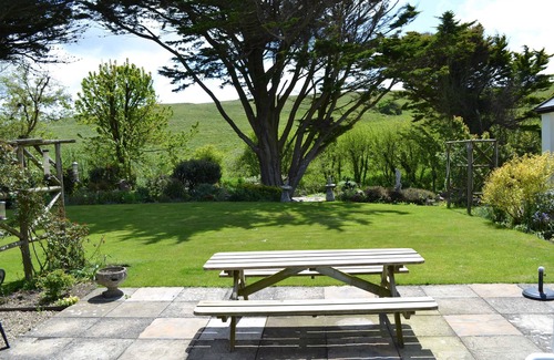 Newquay Cottage | Lovely cottage in tranquil setting close to beaches and Cubert Common
