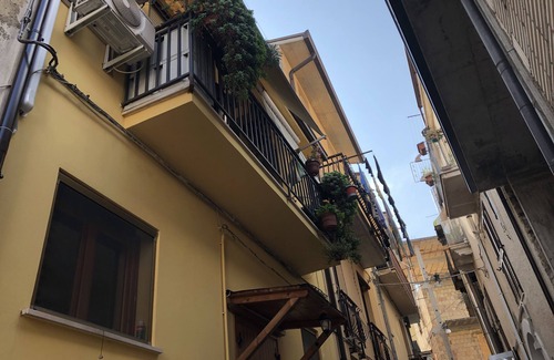 Orsogna House | Lovely detached cottage in the center of the village