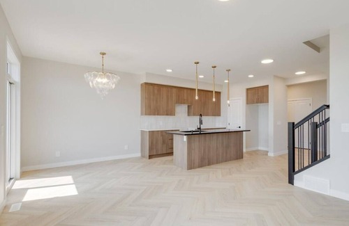 St. Albert House | Lovely Executive Home - Long Stays - Garage Parking - Near WEM