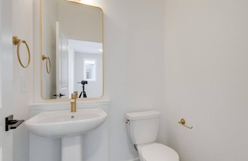 St. Albert House | Lovely Executive Home - Long Stays - Garage Parking - Near WEM