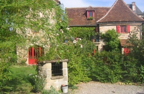 Marcillac-la-Croze Cottage | Lovely Family Home with peaceful garden and heated private pool