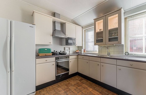 Bad Nieuweschans House | Lovely holiday home from 1761 with contemporary comfort.