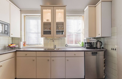 Bad Nieuweschans House | Lovely holiday home from 1761 with contemporary comfort.