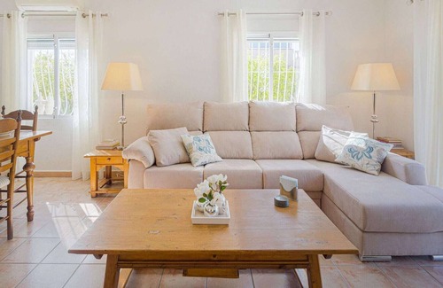 Hoya de los Patos House | Lovely Holiday Home in Alicante with Private Swimming Pool