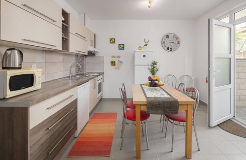 Crveni Vrh House | Lovely home in Crveni Vrh with WiFi