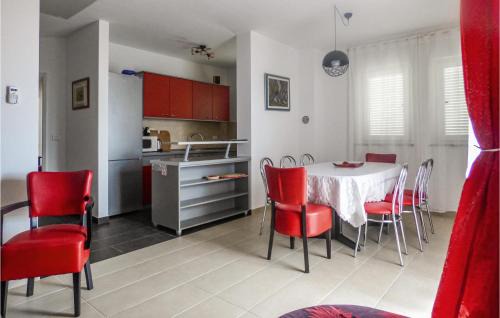 Crveni Vrh House | Lovely Home In Crveni Vrh With Wifi