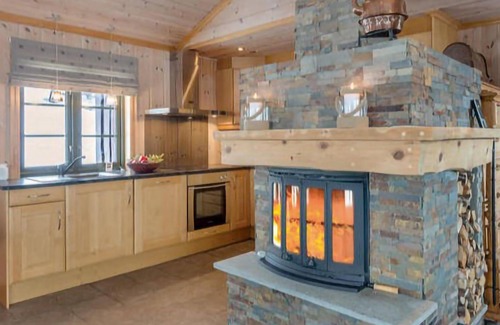 Tokke House | Lovely home in Dalen with sauna