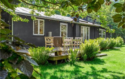 Hoeve Strand House | Lovely Home In Fårevejle With Kitchen