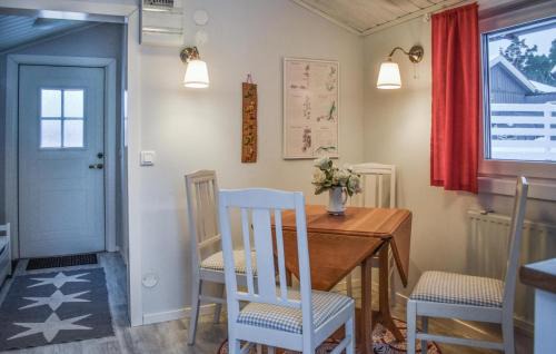 Hammaro House | Lovely Home In Hammarö With Lake View