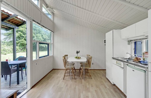 Hampen House | Lovely home in Hampen with kitchen