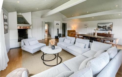 Koppang House | Lovely Home In Koppang With Kitchen