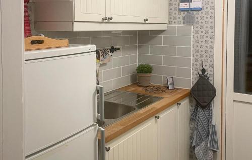 Farjestaden House | Lovely Home In Kråketorp With Wifi