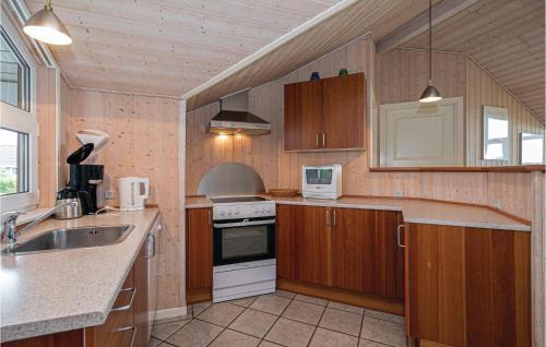 Lokken House | Lovely Home In Løkken With Kitchen