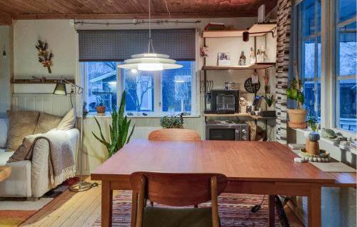 Kallby House | Lovely Home In Lidköping With Wifi