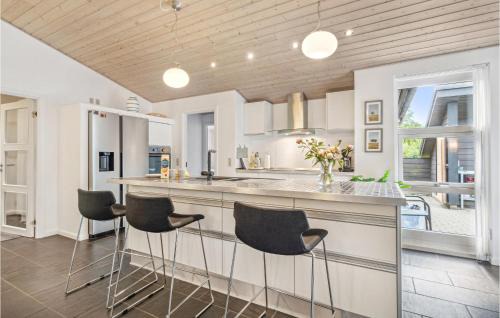 Jegum House | Lovely Home In Oksbøl With Sauna
