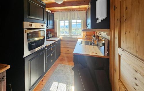 Vestre Slidre House | Lovely Home In Røn With House A Mountain View