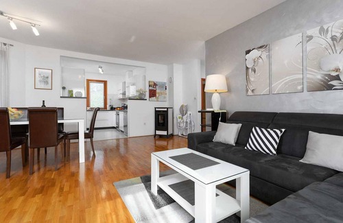 Murine House | Lovely home in Umag with WiFi