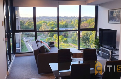 Lyneham Apartment | Lovely in Lyneham - 1bd 1bth Apt