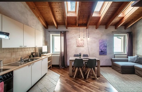 Morcote Apartment | Lovely loft with loft and lake view in Morcote (Lavanda)