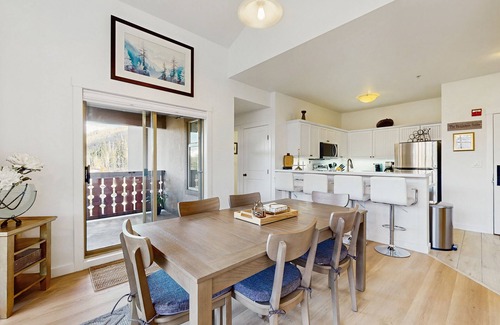 Salt Lake Mountain Resorts Condo | Lovely mountain-view condo with shared hot tub, pool & more - walk to lifts