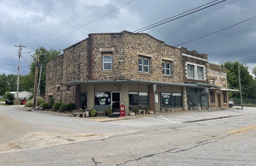 Hindsville Apartment | Lovely one bedroom loft