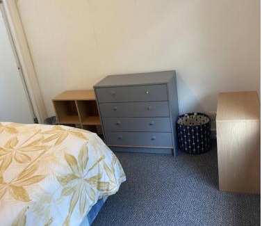 Tottenham Green House | Lovely room in Tottenham
