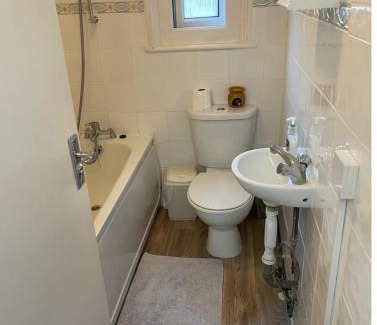 Tottenham Green House | Lovely room in Tottenham