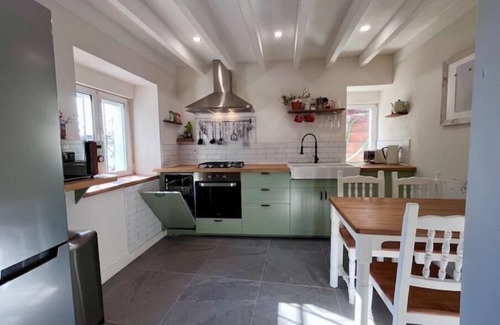 Santianes de Ola House | Lovely rural house with WiFi in secluded village between Ribadesella & Arriondas