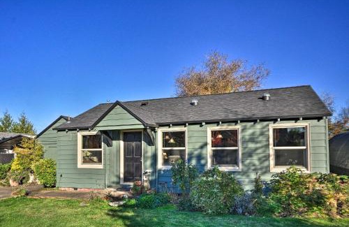 Sherwood - Tualatin South House | Lovely Sherwood Retreat with Yard, Walk to Old Town!