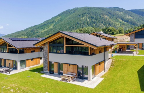 Sankt Lambrecht House | Lovely ski in-ski out lodge with sauna