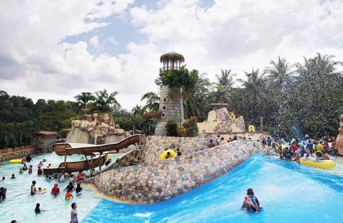 Shah Alam Apartment | Lovely Studio Trefoil Near Setia City Mall & Sccc