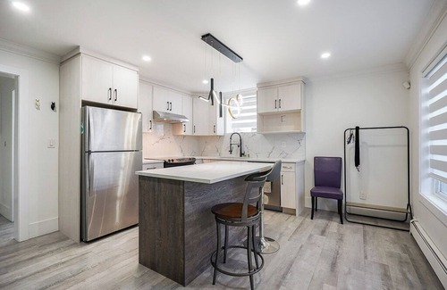Surrey Newton Apartment | Lovely studio with AC in charming Surrey