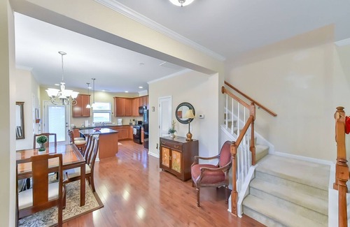 Chapel Hill House | Lovely Townhome w/Central Location in Chapel Hill | Near UNC Campus + Triangle