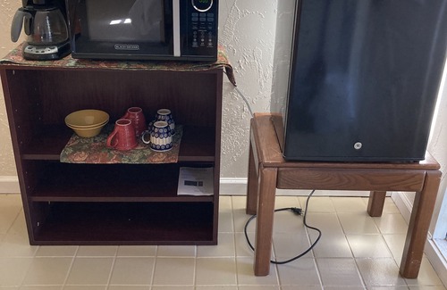 Central Oregon Apartment | Lovely two-bedroom garden suite near Willamette River bike path