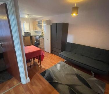 Hatch End Apartment | Lovley apartment H