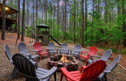 Broken Bow House | Low Rider Lodge backed up to Forest with ATV Trail Access from Driveway