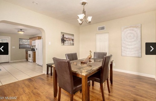 Midtown House | Low Summer Rates ! A Territorial Sante Fe Home with Fenced Yard 3 mile UofA