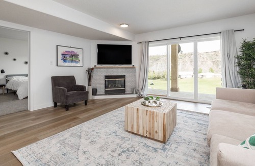 Lethbridge Condo | Lower 2 bed/2 bath Condo on Paradise Canyon Golf Resort - Private Entrance