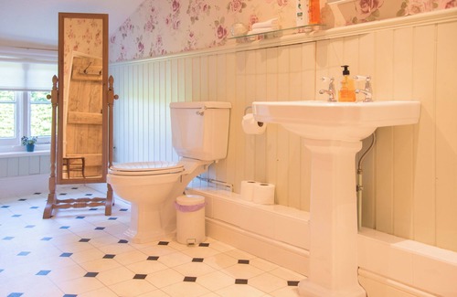 Adforton Bed & Breakfast | Lower House B&B