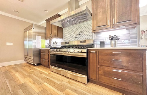 Cedar Bluff House | LOWER Level of "Your Big Lake House" - Firepit, Kayaks, HotTub, etc.