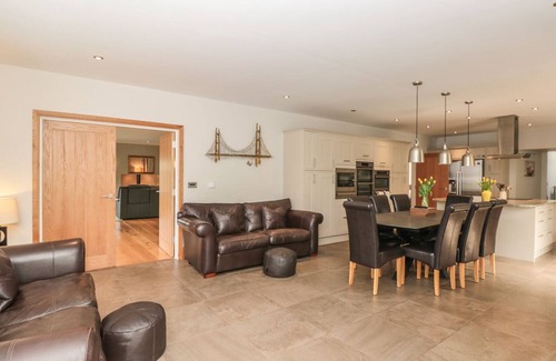 Dartmouth Cottage | LOWER NORTON FARMHOUSE, pet friendly, with open fire in Dartmouth