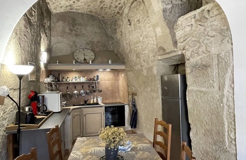 Cabrieres-dʼAigues House | LUBERON whole village house 2/6 persons,lake at 2000m