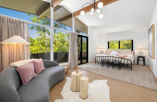 Fayetteville House | Lucille-5 Min to DT & UofA-Serene Nature Views