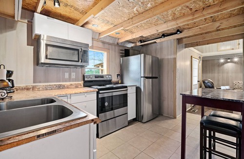 Glenwood Cabin | Lucky's Canoe & Kayak Cabin #3 - Caddo River Access!