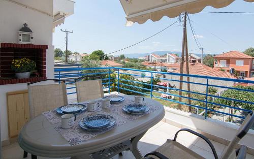 Paralia Ofryniou Apartment | Lucky's studio